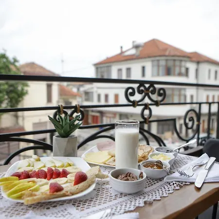 Tres Belle Szálloda