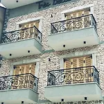 Tres Belle Hotel
