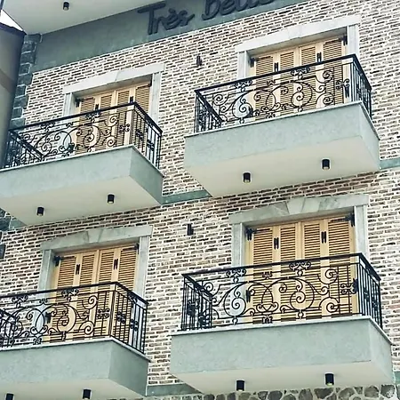 Tres Belle Hotel