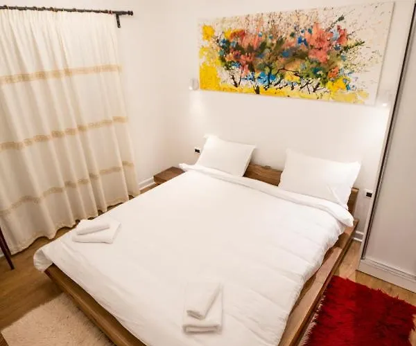 Tres Belle Hotel *
